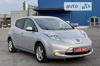 Хетчбек Nissan Leaf 2012 в 