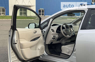Хетчбек Nissan Leaf 2012 в 