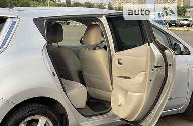 Хетчбек Nissan Leaf 2012 в 