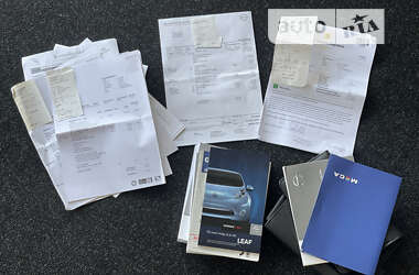 Хетчбек Nissan Leaf 2012 в 