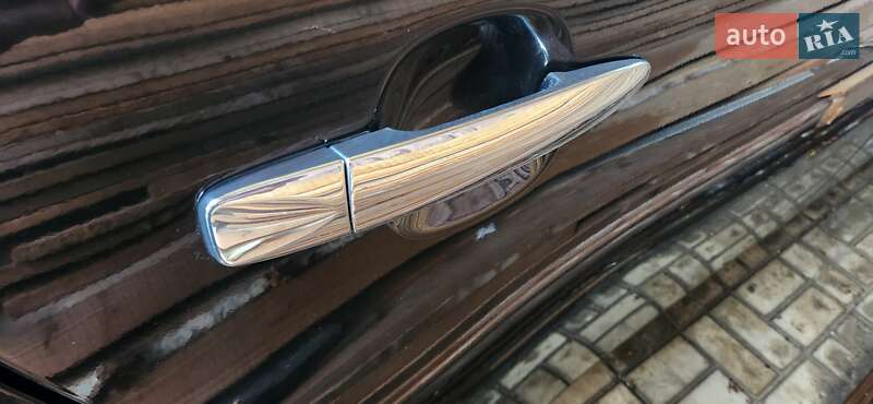 Хэтчбек Nissan Leaf 2014 в Львове