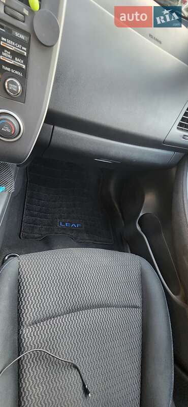 Хэтчбек Nissan Leaf 2014 в Львове