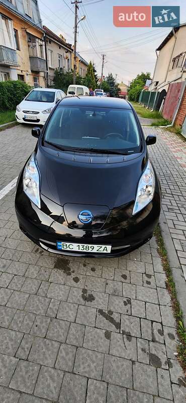 Хэтчбек Nissan Leaf 2014 в Львове