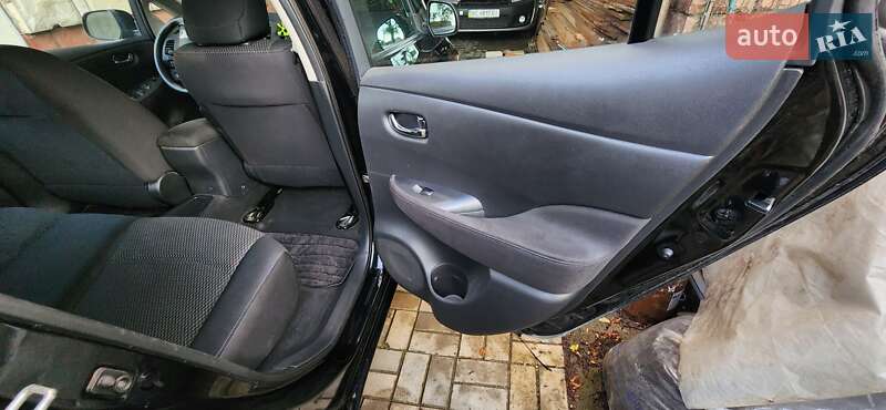 Хэтчбек Nissan Leaf 2014 в Львове