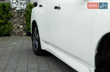 Хэтчбек Nissan Leaf 2020 в 