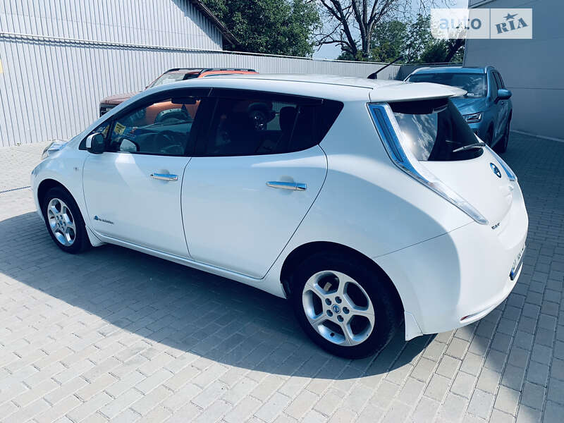 Хэтчбек Nissan Leaf 2013 в Полтаве