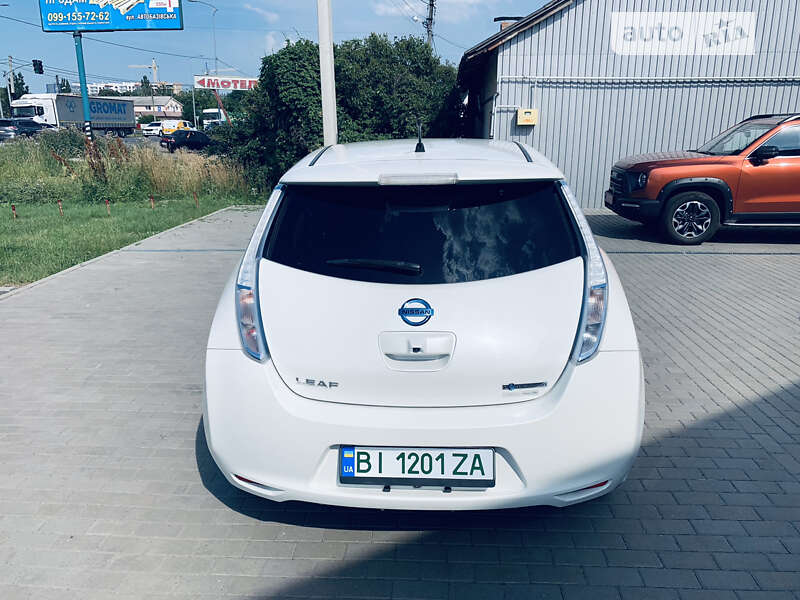 Хэтчбек Nissan Leaf 2013 в Полтаве
