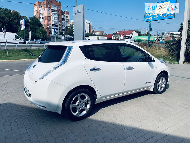 Хэтчбек Nissan Leaf 2013 в Полтаве