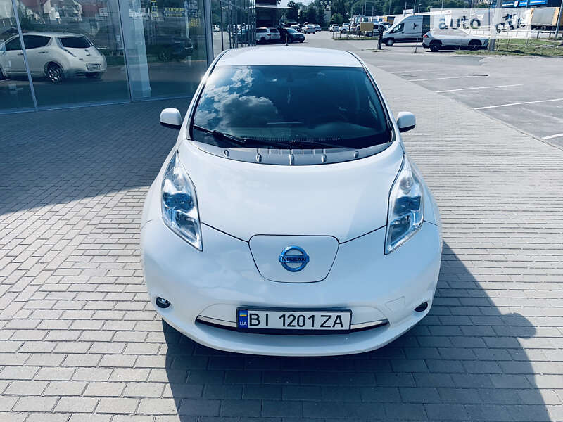 Хэтчбек Nissan Leaf 2013 в Полтаве