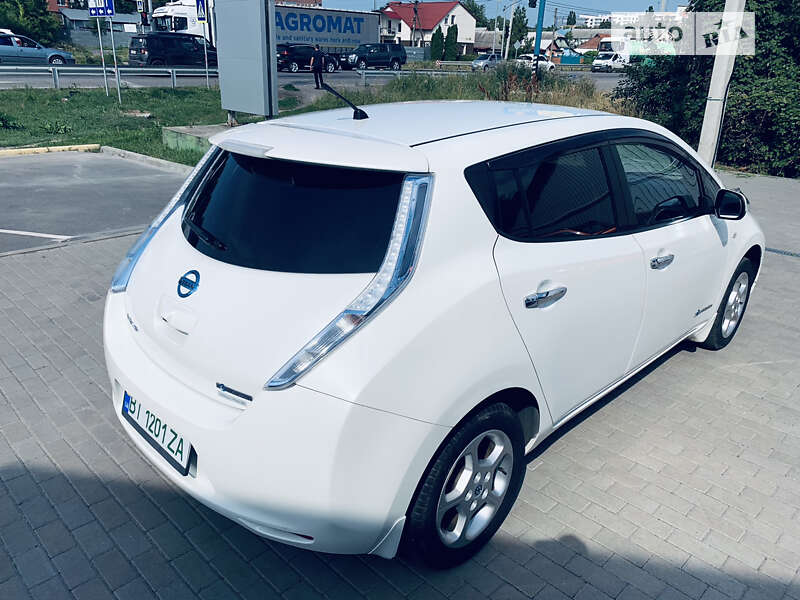 Хэтчбек Nissan Leaf 2013 в Полтаве