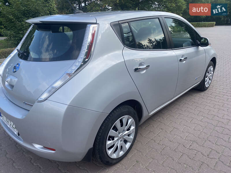 Хэтчбек Nissan Leaf 2017 в Миргороде