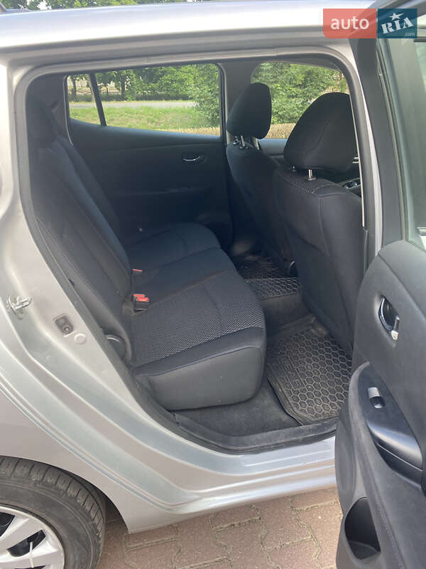 Хэтчбек Nissan Leaf 2017 в Миргороде