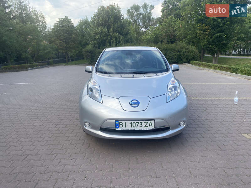 Хэтчбек Nissan Leaf 2017 в Миргороде