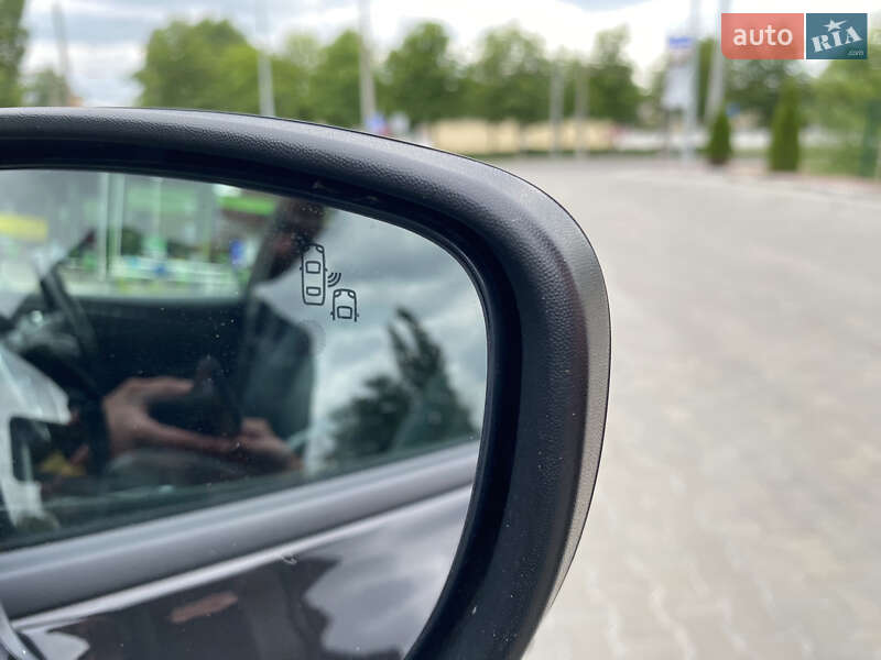 Хэтчбек Nissan Leaf 2019 в Кременчуге