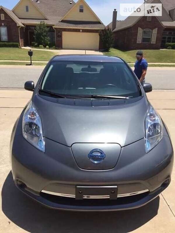 Хэтчбек Nissan Leaf 2015 в Сумах