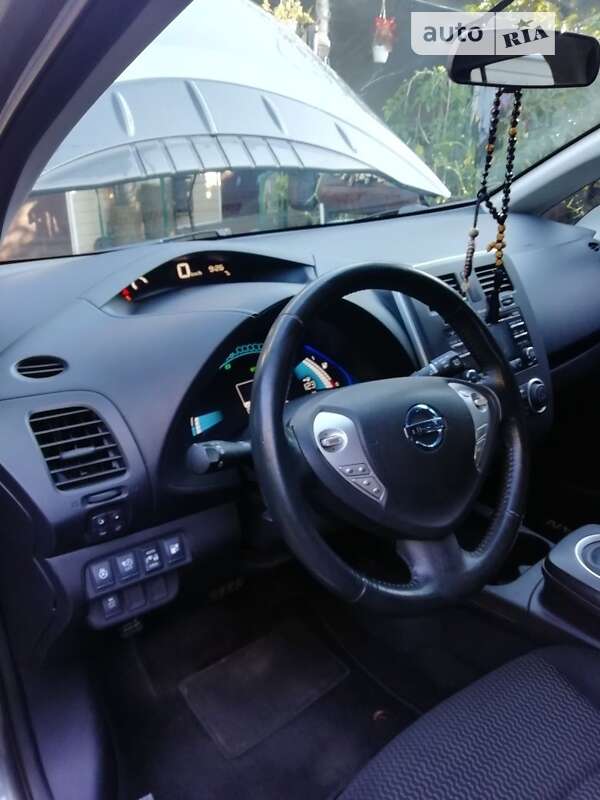 Хэтчбек Nissan Leaf 2015 в Сумах