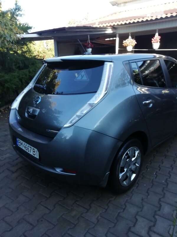 Хэтчбек Nissan Leaf 2015 в Сумах