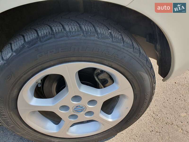 Хетчбек Nissan Leaf 2011 в Миколаєві