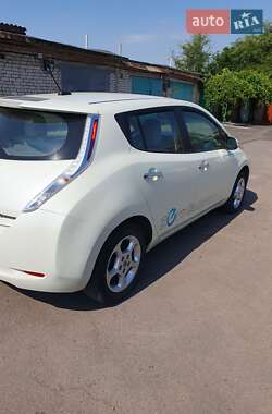 Хэтчбек Nissan Leaf 2011 в Николаеве