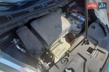 Хэтчбек Nissan Leaf 2013 в 