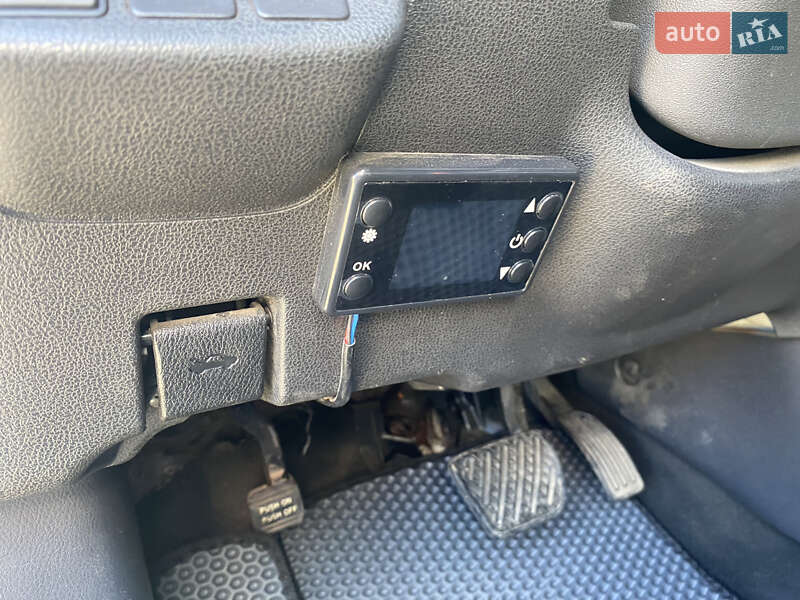 Хэтчбек Nissan Leaf 2015 в Березовке