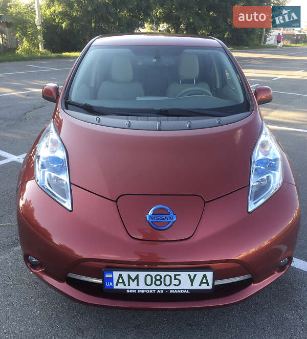 Хэтчбек Nissan Leaf 2013 в Киеве