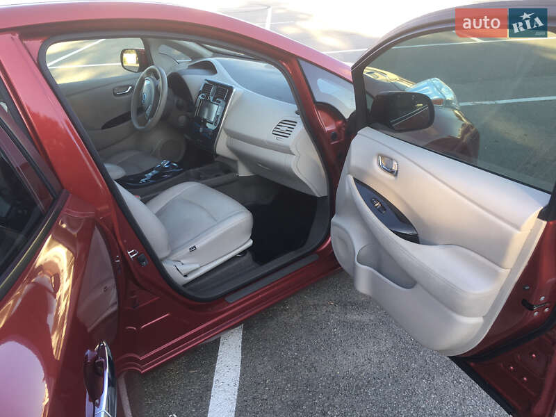 Хэтчбек Nissan Leaf 2013 в Киеве