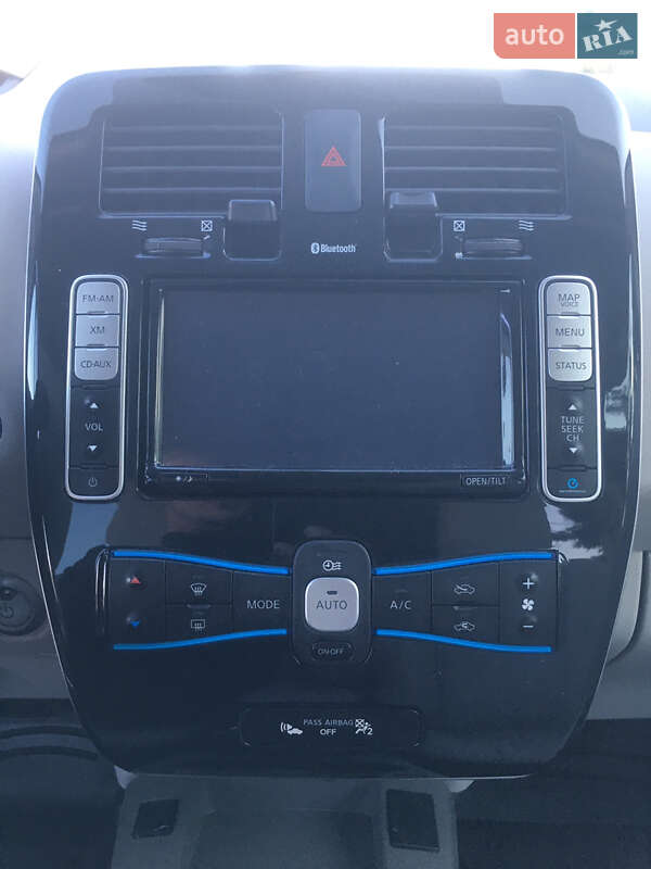 Хэтчбек Nissan Leaf 2013 в Киеве