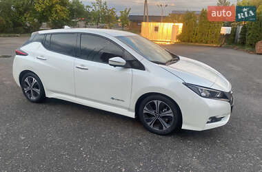 Хэтчбек Nissan Leaf 2018 в 