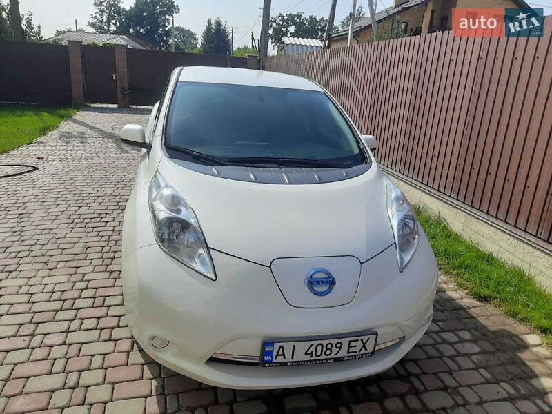 Хетчбек Nissan Leaf 2014 в Бучі