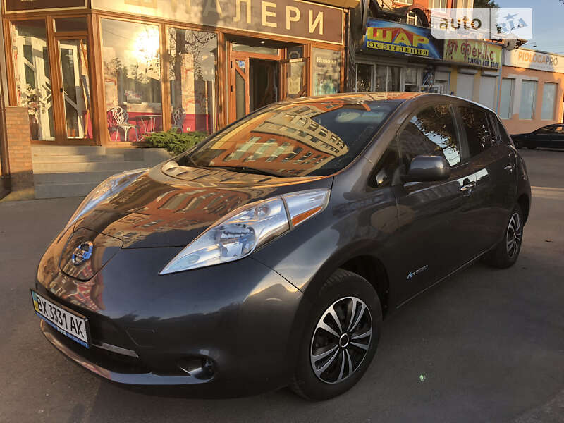 Хетчбек Nissan Leaf 2013 в Хмельницькому