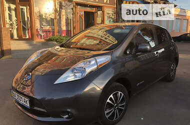 Хетчбек Nissan Leaf 2013 в Хмельницькому