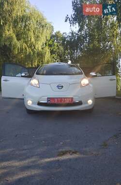Хетчбек Nissan Leaf 2014 в 