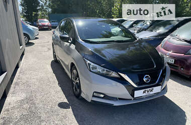 Хэтчбек Nissan Leaf 2018 в 