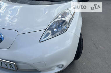 Хэтчбек Nissan Leaf 2015 в Чернигове