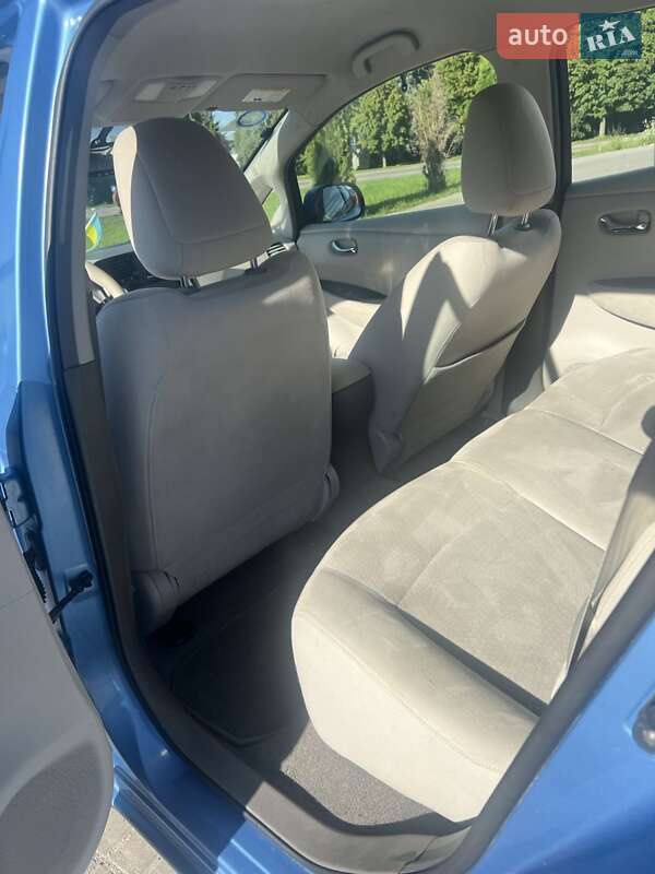 Хэтчбек Nissan Leaf 2011 в Дубно фото 4 Хэтчбек Nissan Leaf 2011 в Дубно