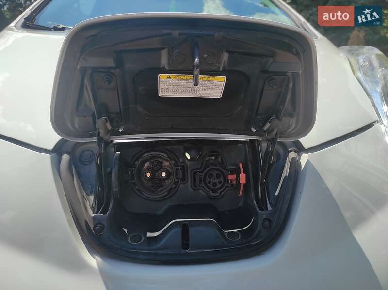 Хэтчбек Nissan Leaf 2013 в Тернополе