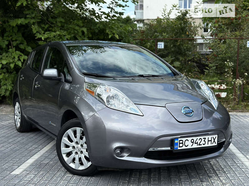 Хэтчбек Nissan Leaf 2015 в Львове
