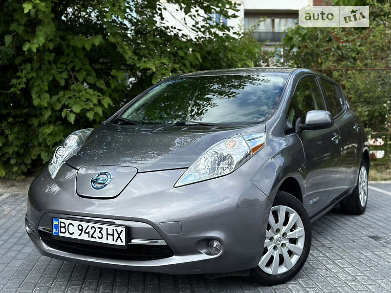 Хэтчбек Nissan Leaf 2015 в Львове