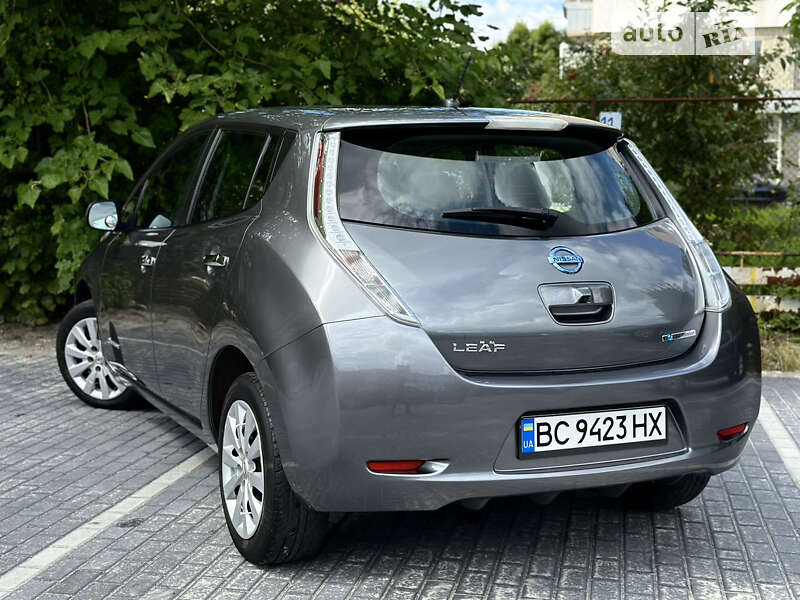 Хэтчбек Nissan Leaf 2015 в Львове