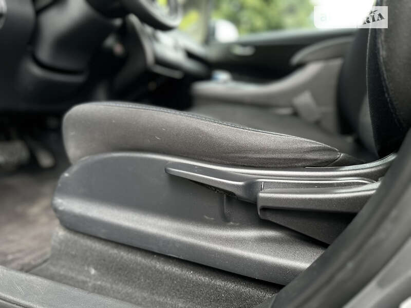 Хэтчбек Nissan Leaf 2015 в Львове