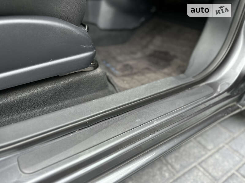 Хэтчбек Nissan Leaf 2015 в Львове