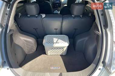 Хэтчбек Nissan Leaf 2014 в 