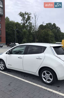 Хетчбек Nissan Leaf 2017 в 