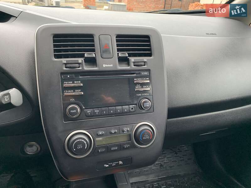 Хетчбек Nissan Leaf 2015 в Тернополі