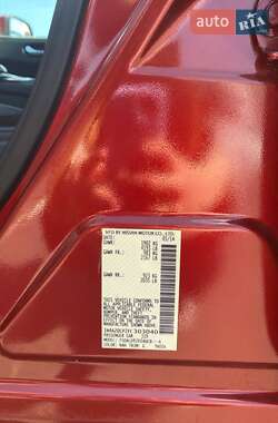 Хэтчбек Nissan Leaf 2014 в 