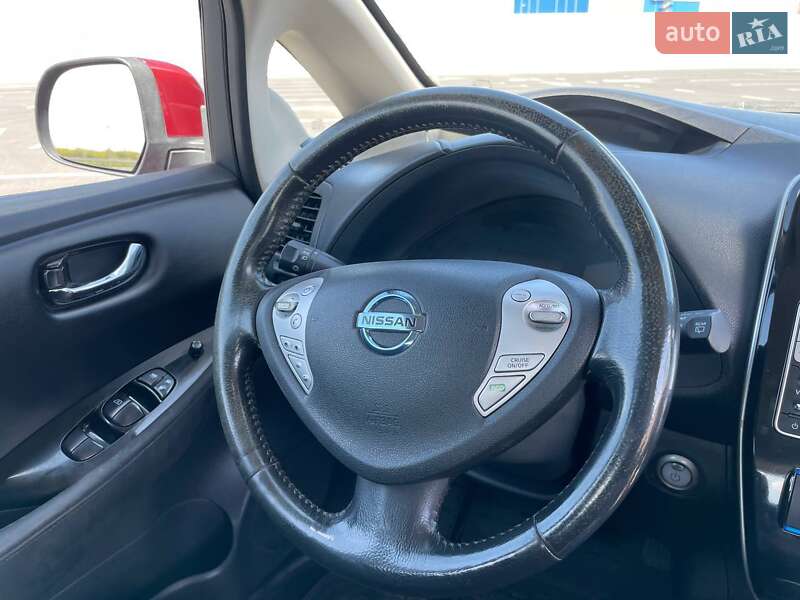 Хетчбек Nissan Leaf 2014 в Львові