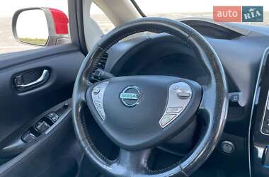 Хэтчбек Nissan Leaf 2014 в 