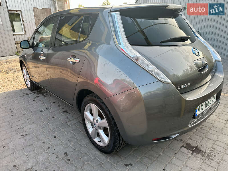 Хетчбек Nissan Leaf 2013 в Харкові фото 5 Хетчбек Nissan Leaf 2013 в Харкові