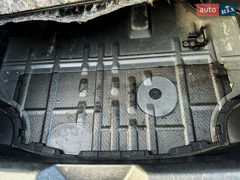 Хетчбек Nissan Leaf 2013 в Харкові фото 32 Хетчбек Nissan Leaf 2013 в Харкові